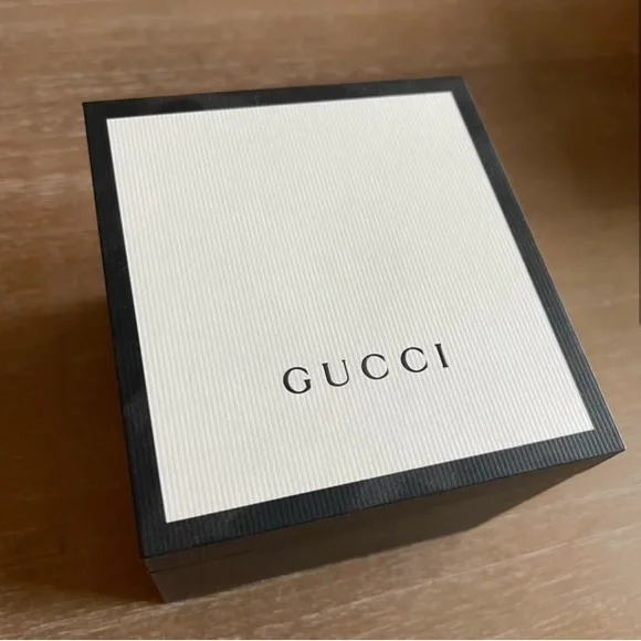 Gucci Women’s Watch - Picture 2 of 6